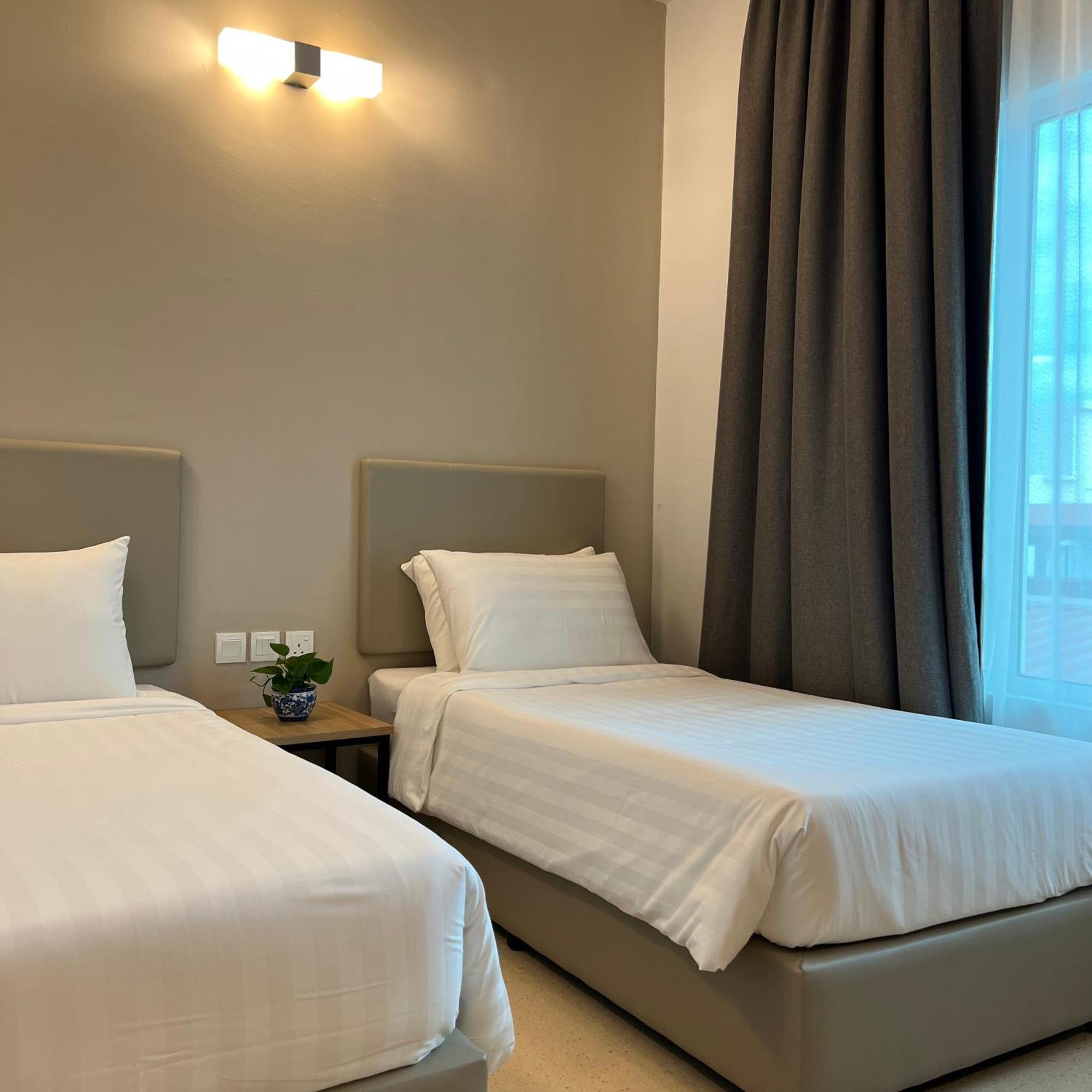 Serapi Verdure Hotel Kuching Kültér fotó